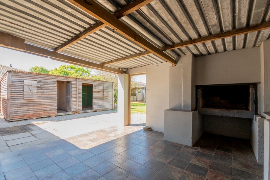 4 Bedroom Property for Sale in Velddrif Western Cape